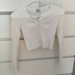 sunday best (aritzia) white 4 buttons ribbed long sleeves crop top